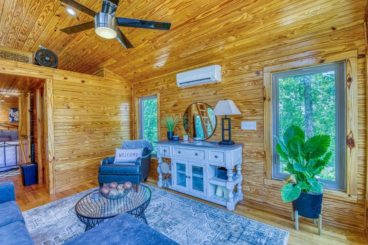 The Gemini-A Dreamy, Waterfront Tiny Cabin Rogersville Extérieur photo