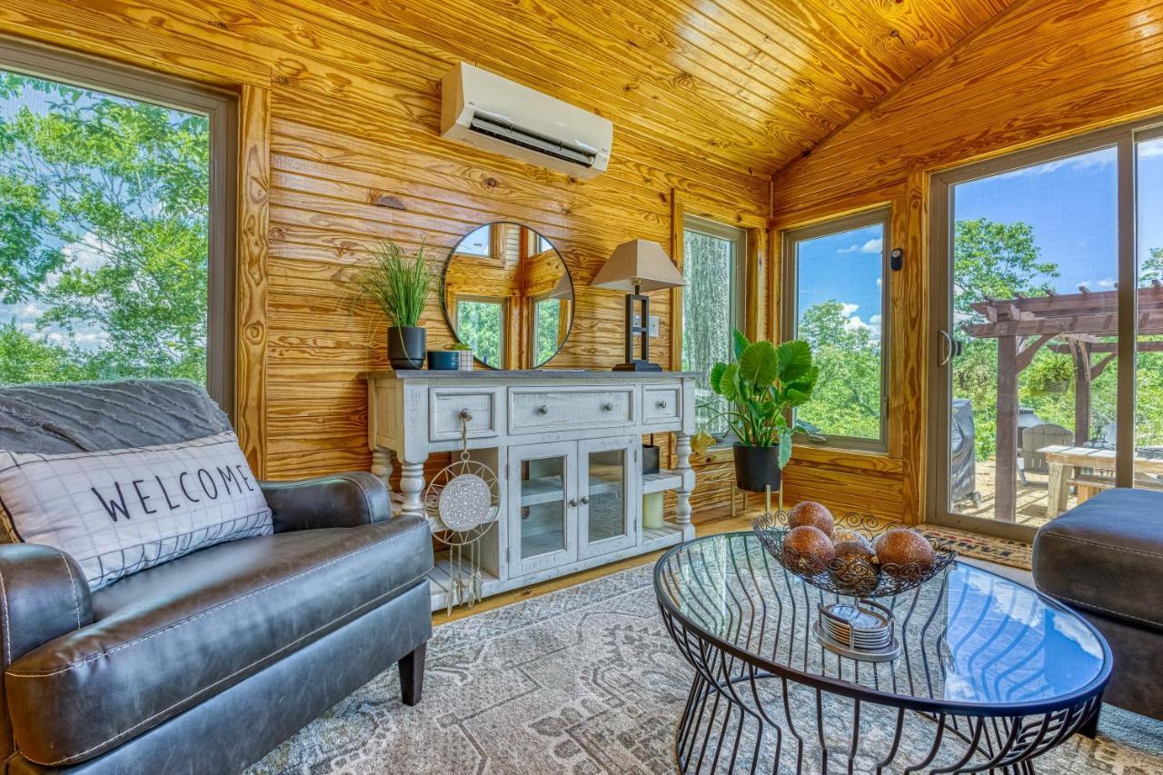 The Gemini-A Dreamy, Waterfront Tiny Cabin Rogersville Extérieur photo