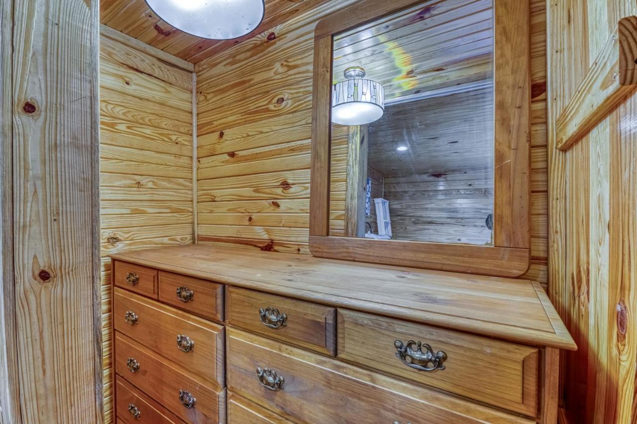 The Gemini-A Dreamy, Waterfront Tiny Cabin Rogersville Extérieur photo