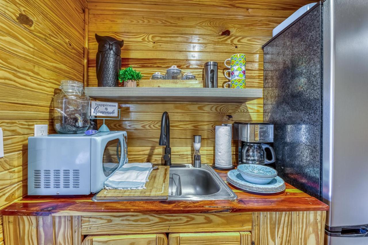 The Gemini-A Dreamy, Waterfront Tiny Cabin Rogersville Extérieur photo